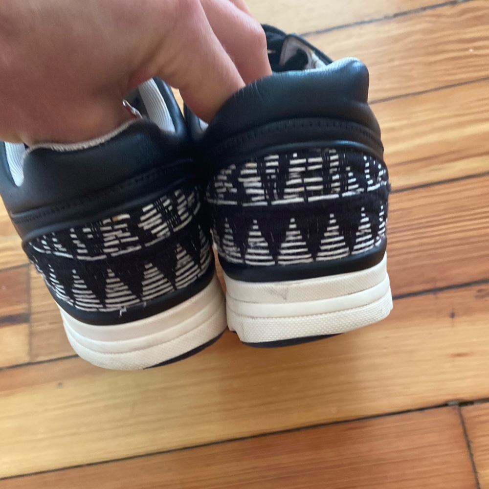 Chanel black white leather logo sneakers G 31711 - Picture 9 of 16